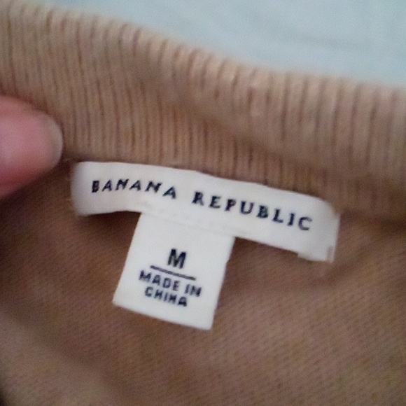 Banana Republic beautiful tan Sweater knit short sleeve like new - Picture 3 of 3